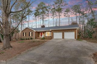 2204 Ridgefield Drive, Chapel Hill, NC 27517