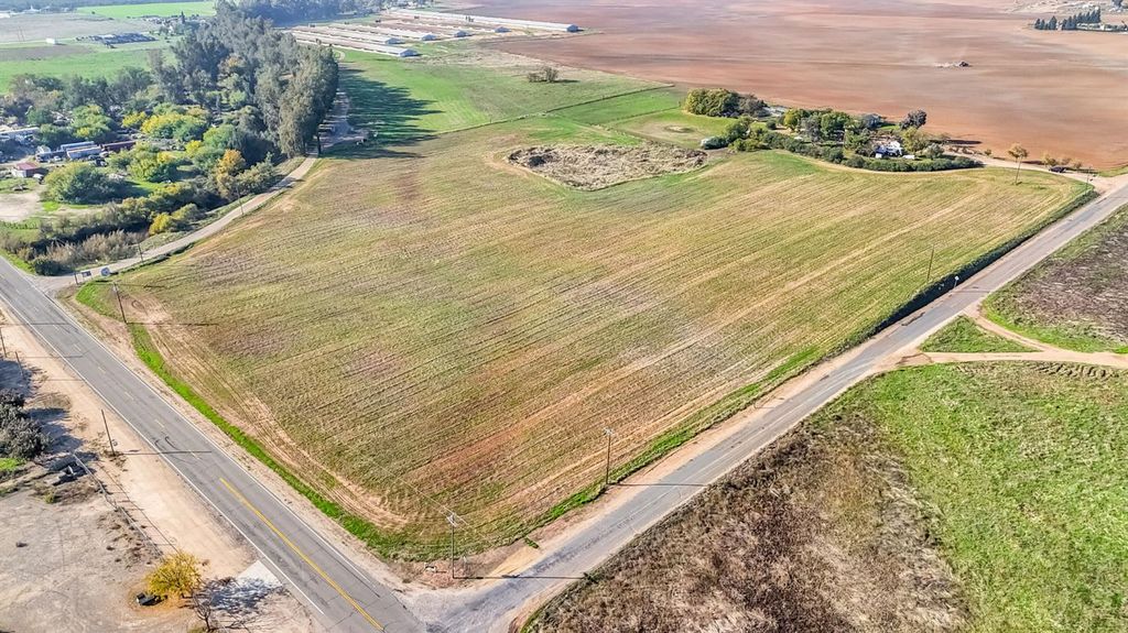 Image 35 of property listing at 25750 Avenue 20 1/2, Madera, CA 93638