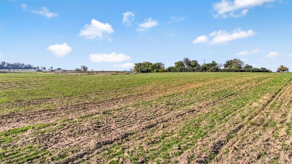 Image 41 of property listing at 25750 Avenue 20 1/2, Madera, CA 93638