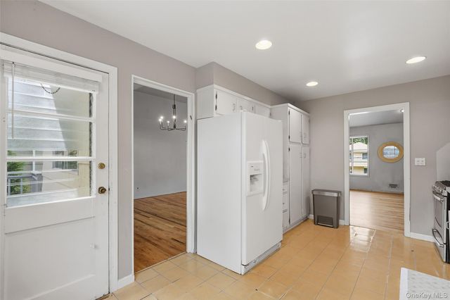 41 Shepherds Drive, Scarsdale, NY 10583