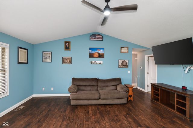 1839 Richards Drive, Seymour, IN 47274