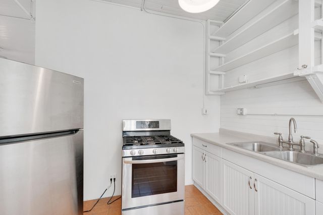 911 Lincoln Avenue CH, Saint Paul, MN 55105