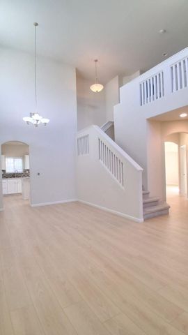 607 Riley Ford Ln, Stockton, CA 95206