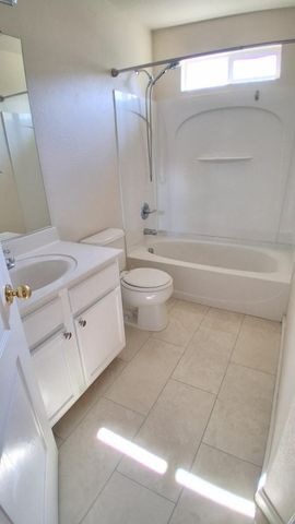607 Riley Ford Ln, Stockton, CA 95206
