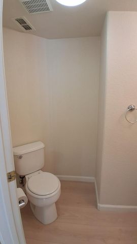 607 Riley Ford Ln, Stockton, CA 95206