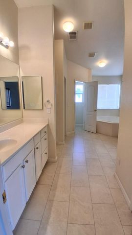 607 Riley Ford Ln, Stockton, CA 95206