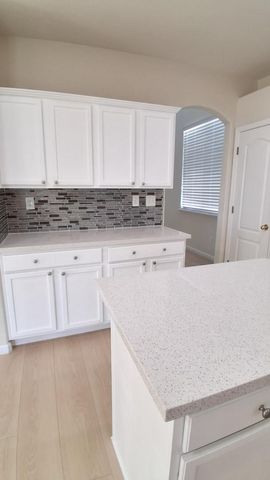 607 Riley Ford Ln, Stockton, CA 95206