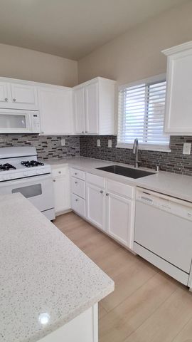 607 Riley Ford Ln, Stockton, CA 95206