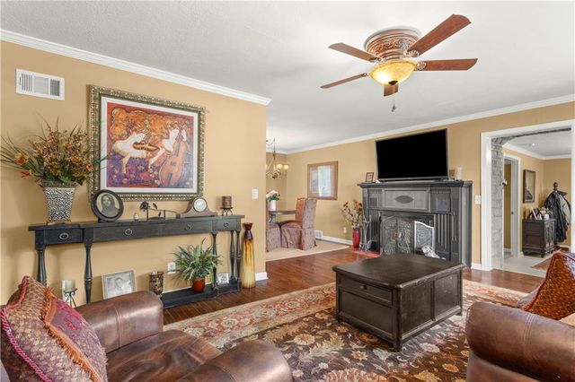 1916 James Downey Road, Independence, MO 64057