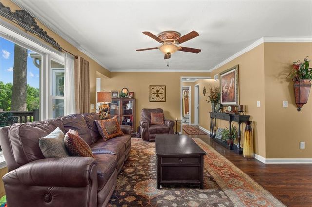 1916 James Downey Road, Independence, MO 64057