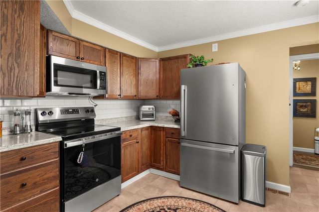 1916 James Downey Road, Independence, MO 64057