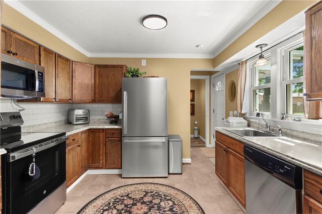 1916 James Downey Road, Independence, MO 64057