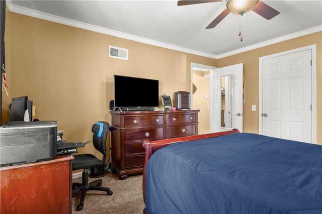 1916 James Downey Road, Independence, MO 64057