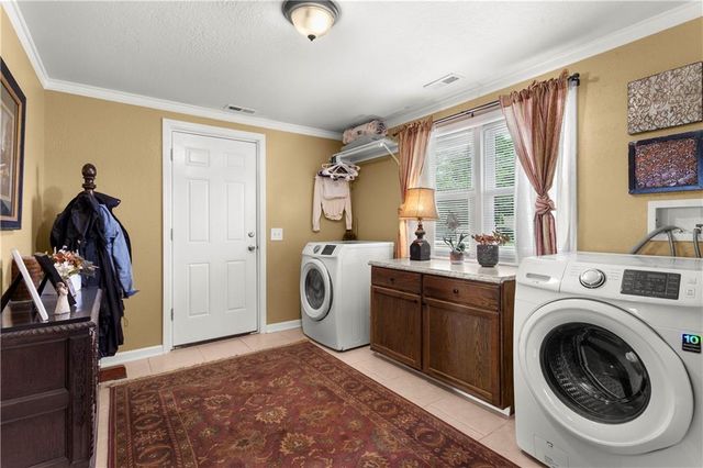 1916 James Downey Road, Independence, MO 64057