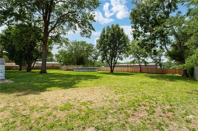 1916 James Downey Road, Independence, MO 64057