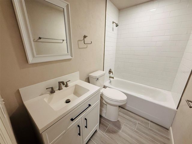 900 NW 39TH DRIVE, Gainesville, FL 32605