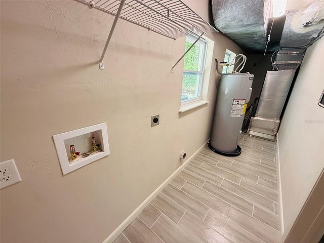 900 NW 39TH DRIVE, Gainesville, FL 32605