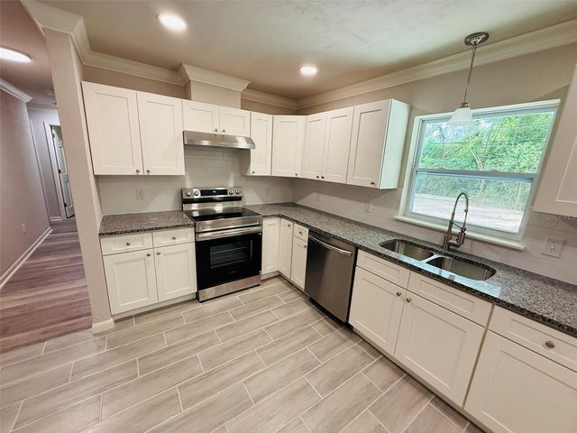 900 NW 39TH DRIVE, Gainesville, FL 32605