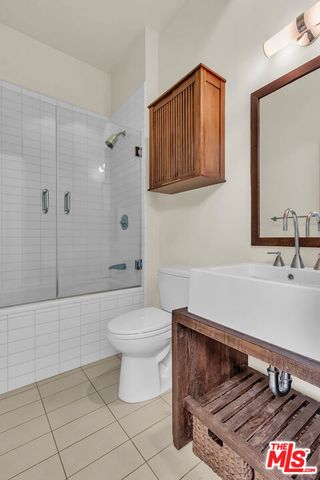 940 E 2nd Street 29, Los Angeles, CA 90012