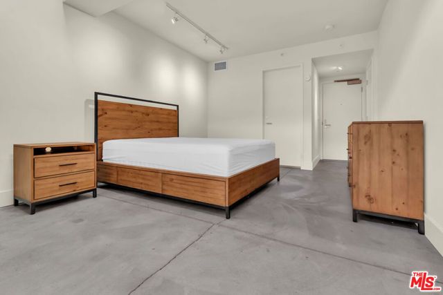 940 E 2nd Street 29, Los Angeles, CA 90012