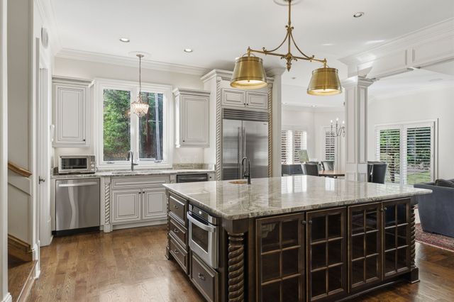 1224 Otter Creek Rd, Nashville, TN 37215