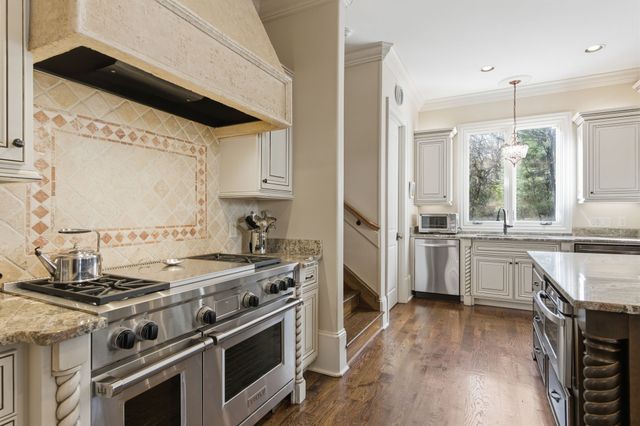 1224 Otter Creek Rd, Nashville, TN 37215