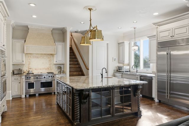 1224 Otter Creek Rd, Nashville, TN 37215