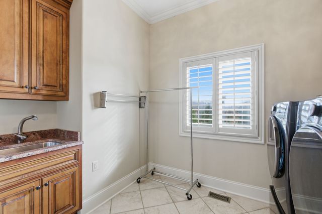 1224 Otter Creek Rd, Nashville, TN 37215