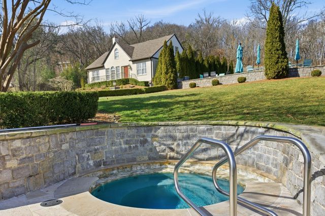1224 Otter Creek Rd, Nashville, TN 37215