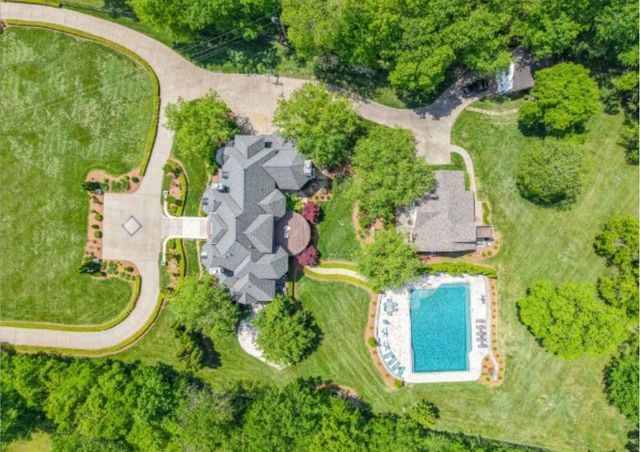 1224 Otter Creek Rd, Nashville, TN 37215