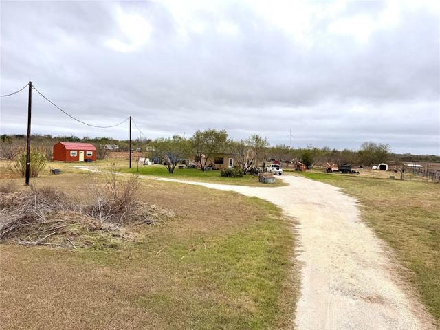869 State Highway 171, Hubbard, TX 76648