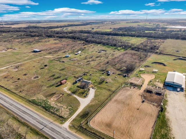 869 State Highway 171, Hubbard, TX 76648