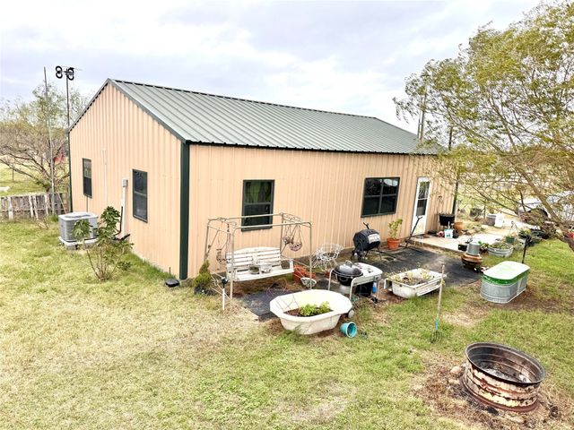 869 State Highway 171, Hubbard, TX 76648