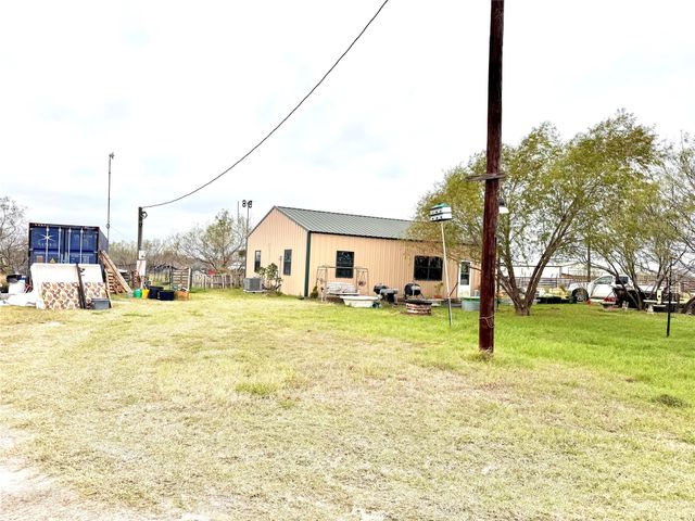 869 State Highway 171, Hubbard, TX 76648