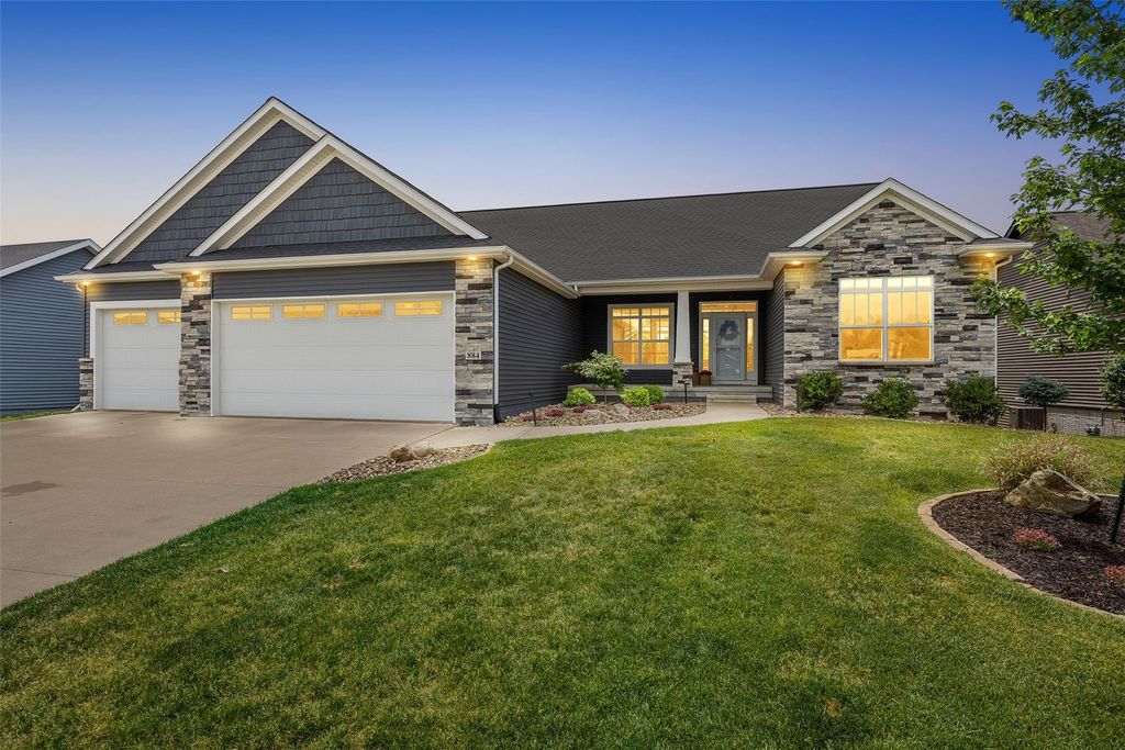884 Archer Drive, Marion, IA 52302