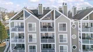 300 Oselka Drive 464, New Buffalo, MI 49117