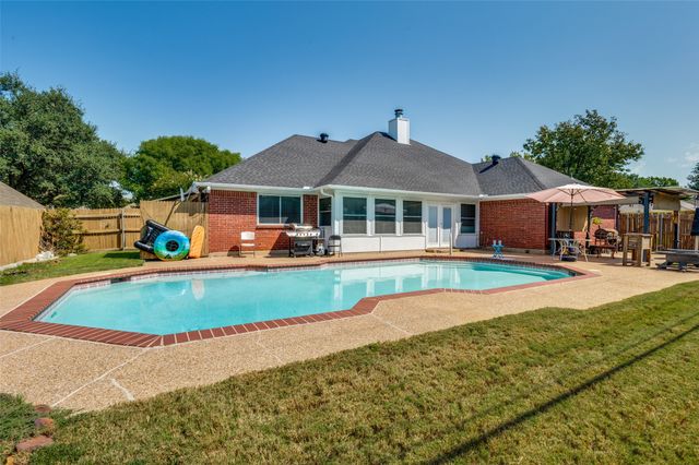 1020 Shady Oak Trail, Mansfield, TX 76063