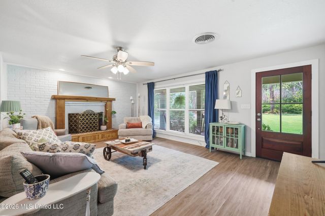 8801 Dixie Street, Ocean Springs, Ocean Springs, MS 39564