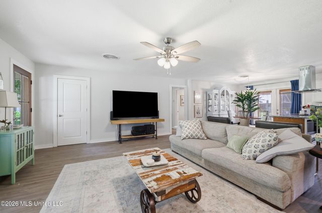 8801 Dixie Street, Ocean Springs, Ocean Springs, MS 39564
