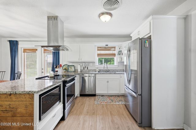 8801 Dixie Street, Ocean Springs, Ocean Springs, MS 39564