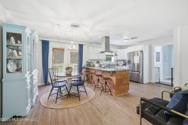8801 Dixie Street, Ocean Springs, Ocean Springs, MS 39564