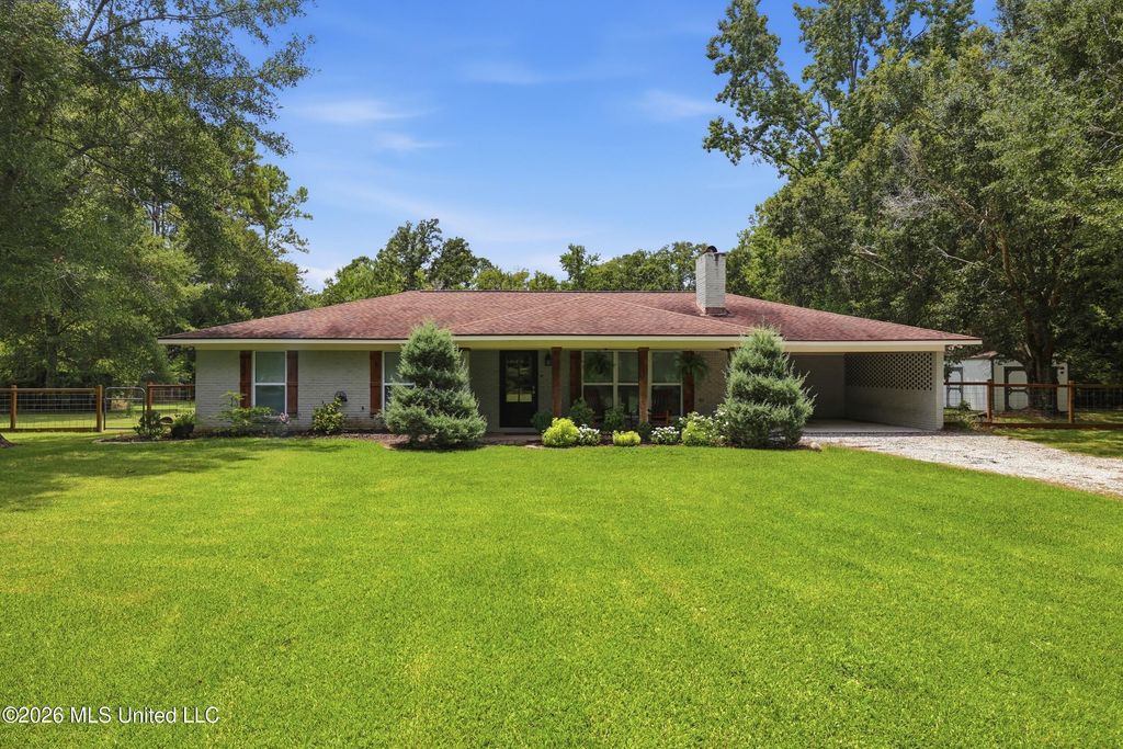 8801 Dixie Street, Ocean Springs, Ocean Springs, MS 39564