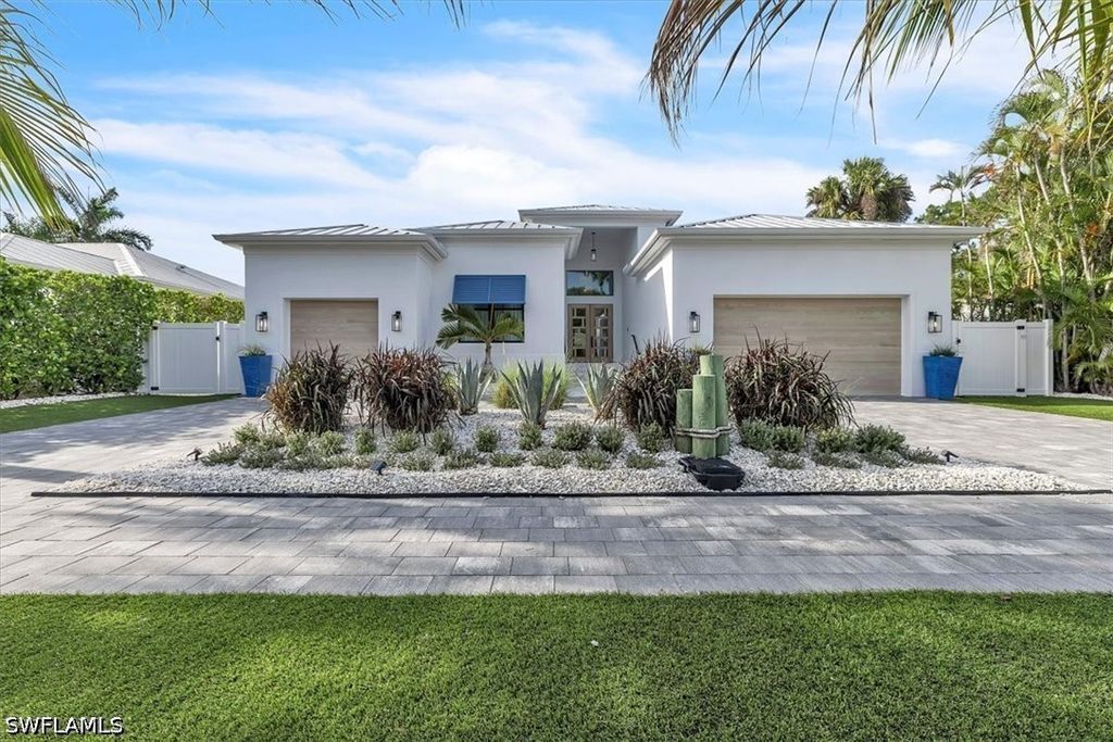 1187 22nd AVE N, Naples, FL 34103