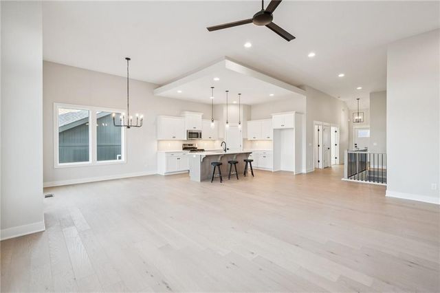 2149 Black Walnut Drive, Liberty, MO 64068