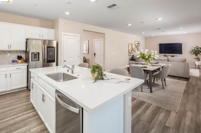 5591 Saddle Rock Ln, Antioch, CA 94531