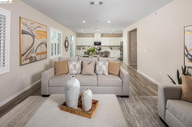 5591 Saddle Rock Ln, Antioch, CA 94531