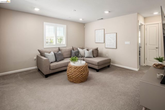 5591 Saddle Rock Ln, Antioch, CA 94531