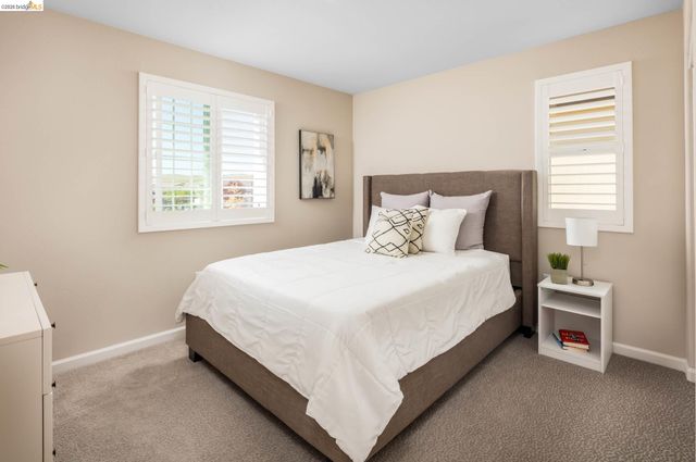 5591 Saddle Rock Ln, Antioch, CA 94531