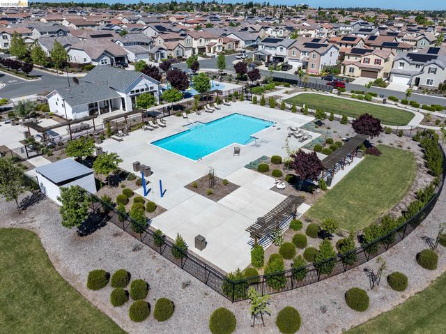 5591 Saddle Rock Ln, Antioch, CA 94531