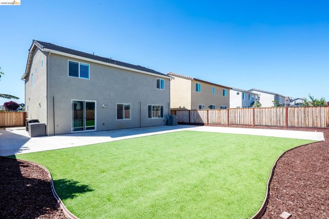 5591 Saddle Rock Ln, Antioch, CA 94531